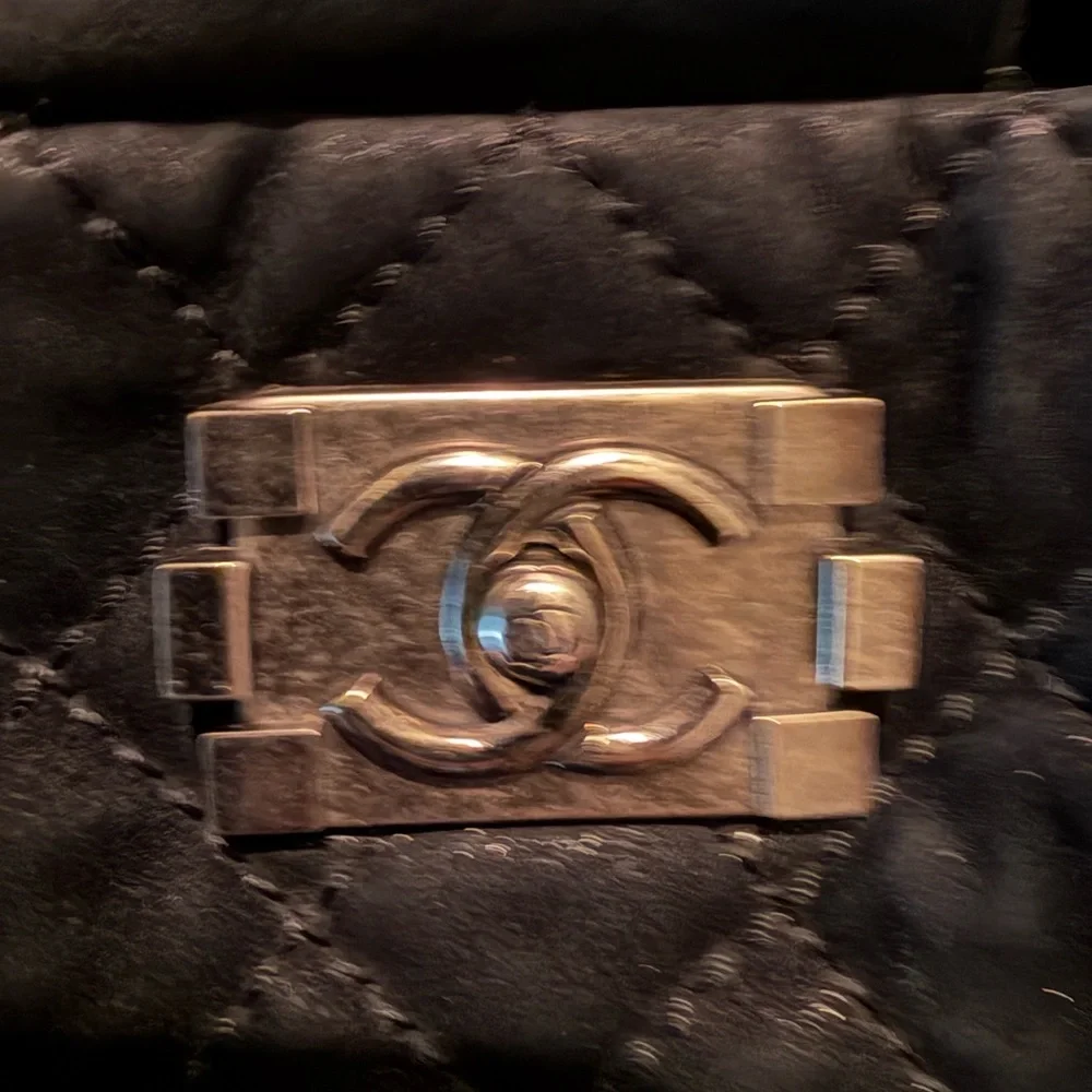 CHANEL le boy Tote - Picture 2 of 9